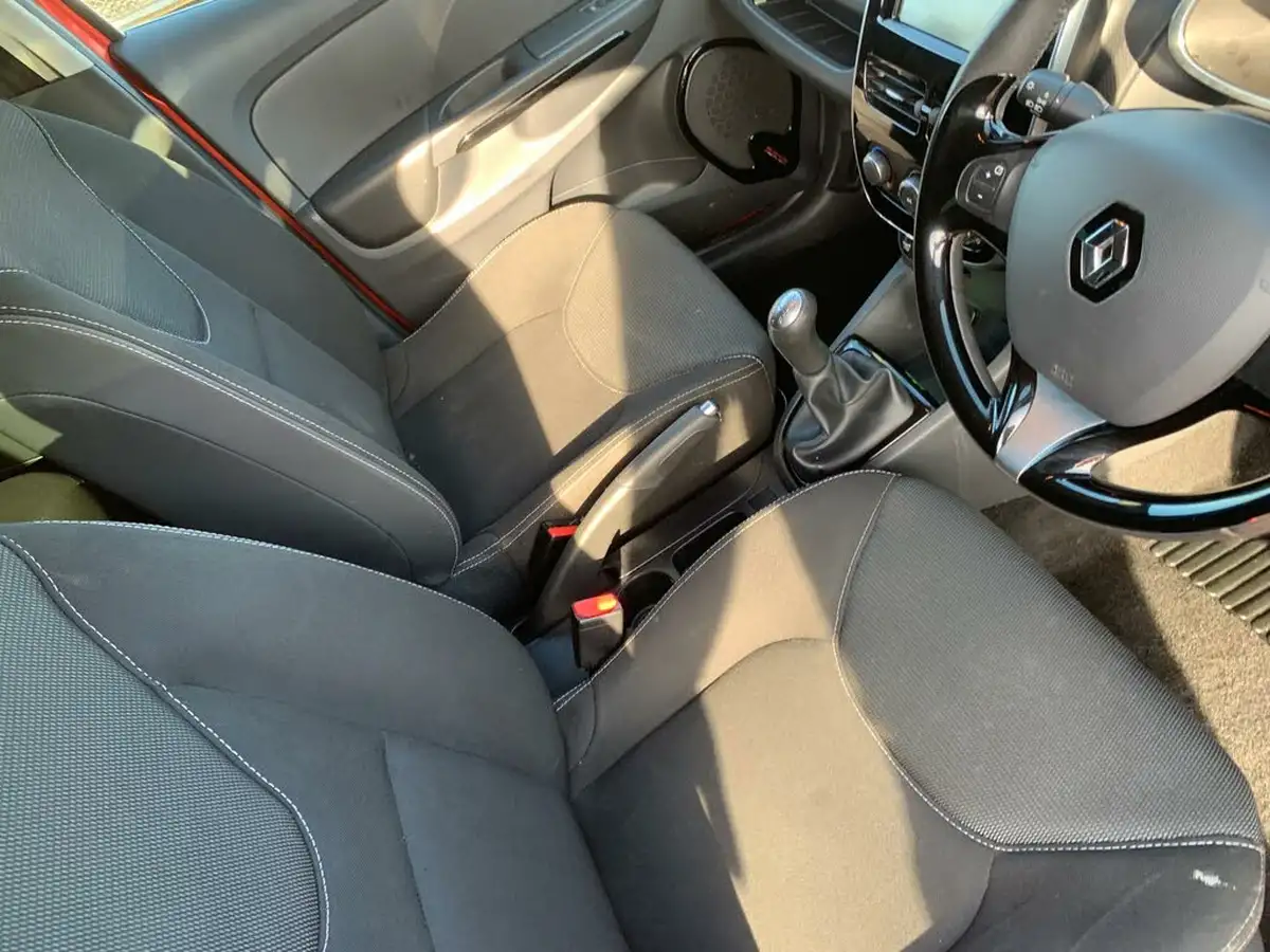 2015-renault-clio-12-dynamique-nav-big-18