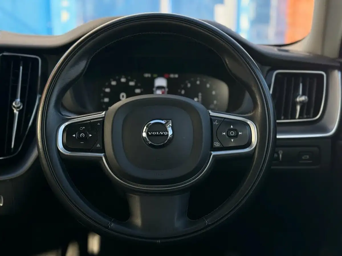 2020-volvo-xc60-20-b5-momentum-big-8