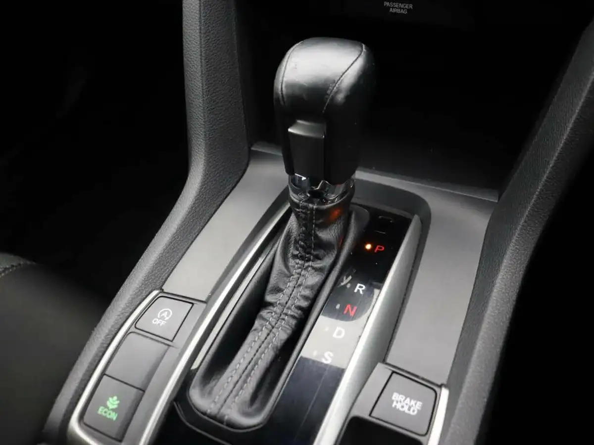 2019-honda-civic-10-vtec-turbo-sr-hatchback-5d-cvt-big-31