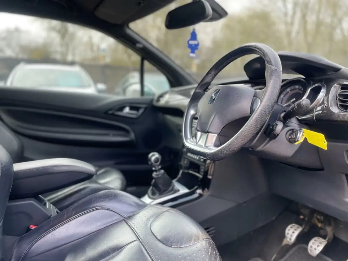 2013-citroen-ds3-16-dsport-plus-big-6