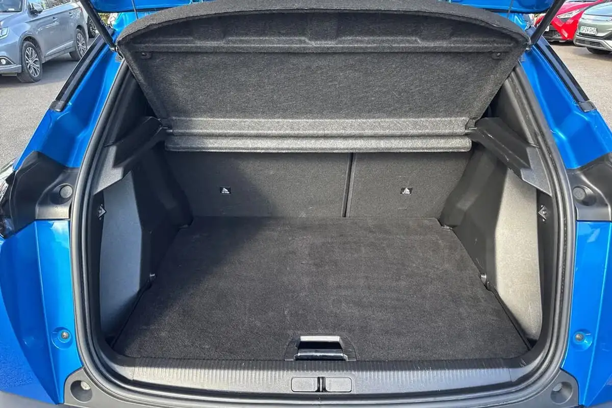 2021-peugeot-2008-suv-e-gt-50kwh-big-6
