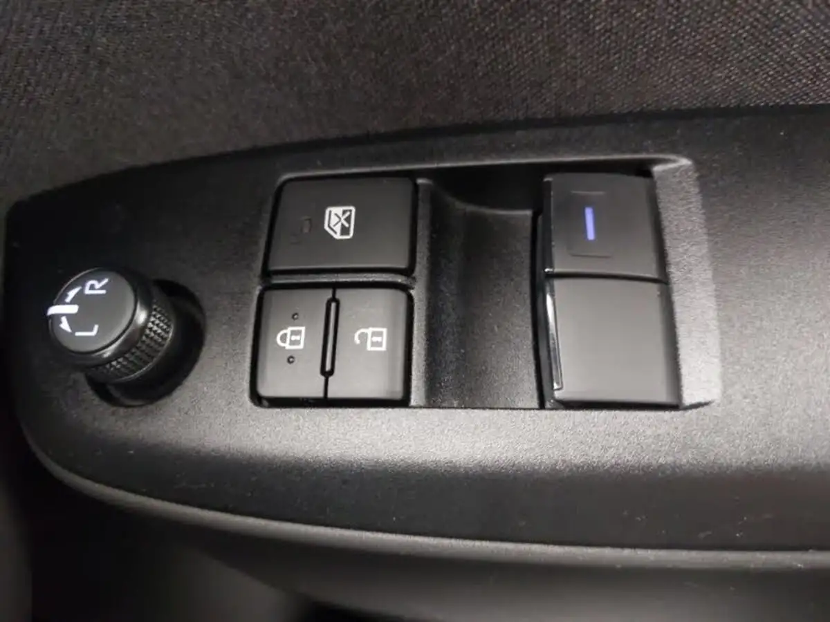 2022-toyota-yaris-15-vvt-i-icon-big-11