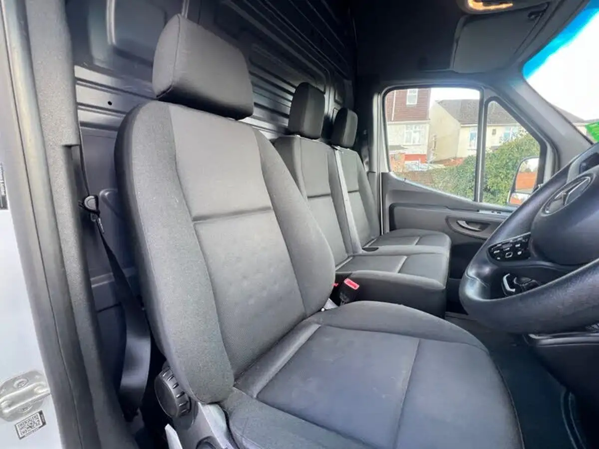 2020-mercedes-benz-sprinter-21cdi-314-l1h1-panel-van-big-38