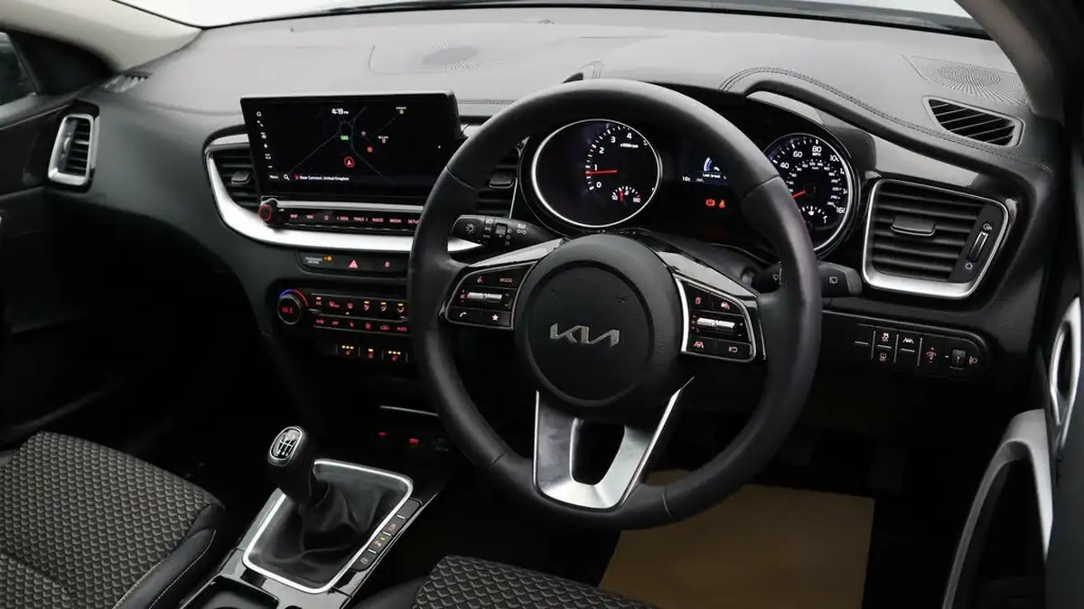 2023-kia-xceed-15-t-gdi-3-158bhp-big-8