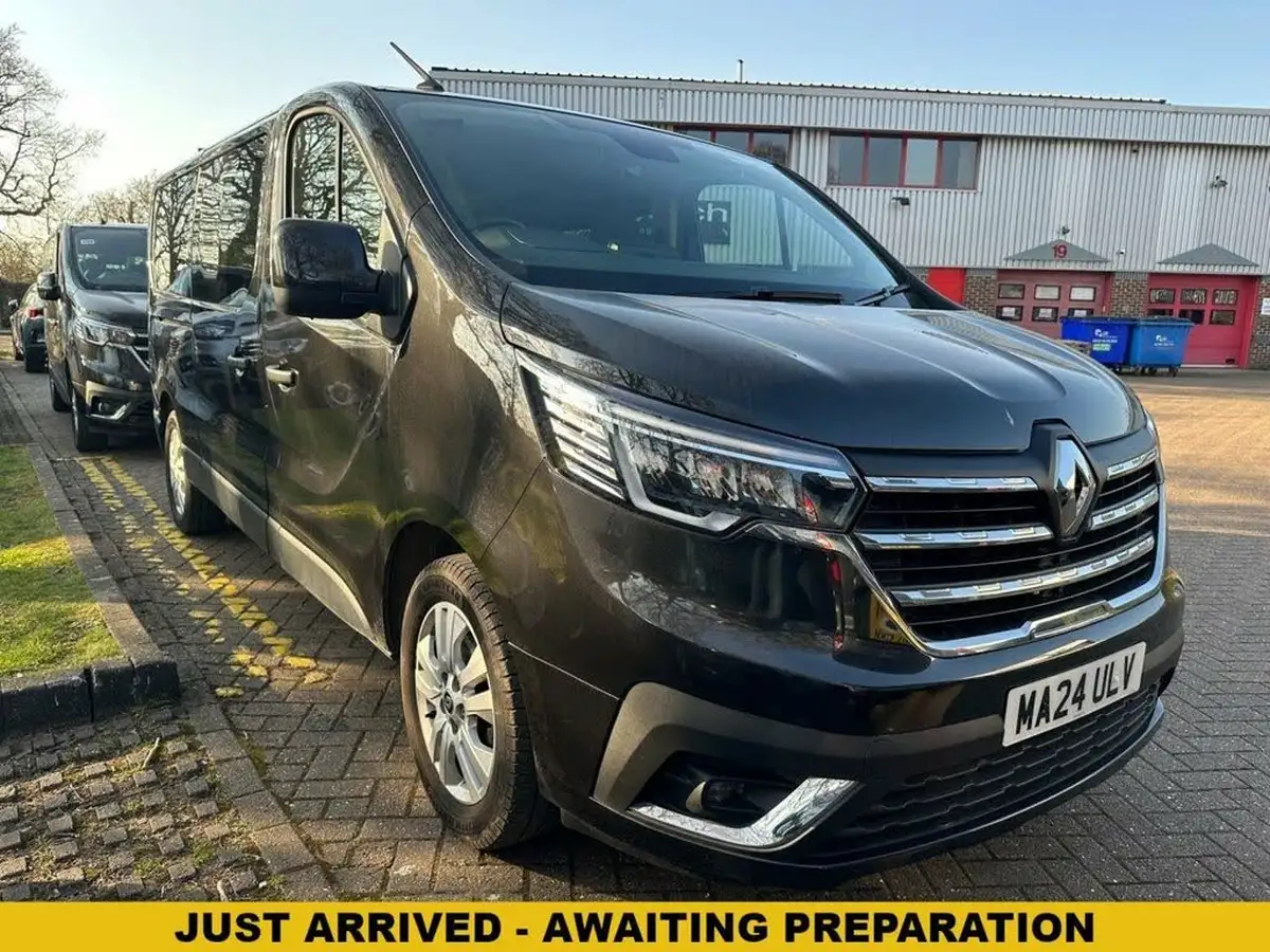 2023-renault-trafic-passenger-20-blue-dci-ll30-170-sport-big-0