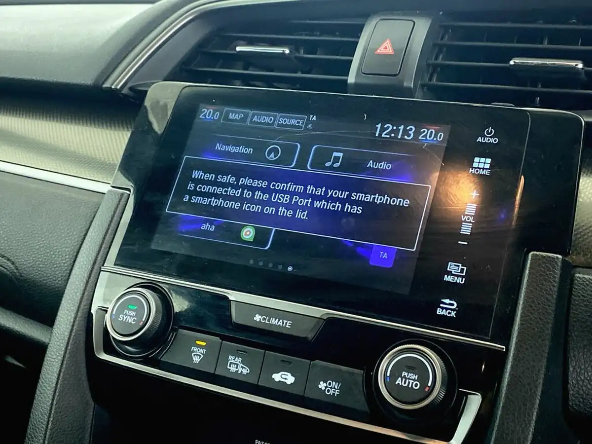 2019-honda-civic-10-vtec-turbo-sr-hatchback-5d-cvt-big-38