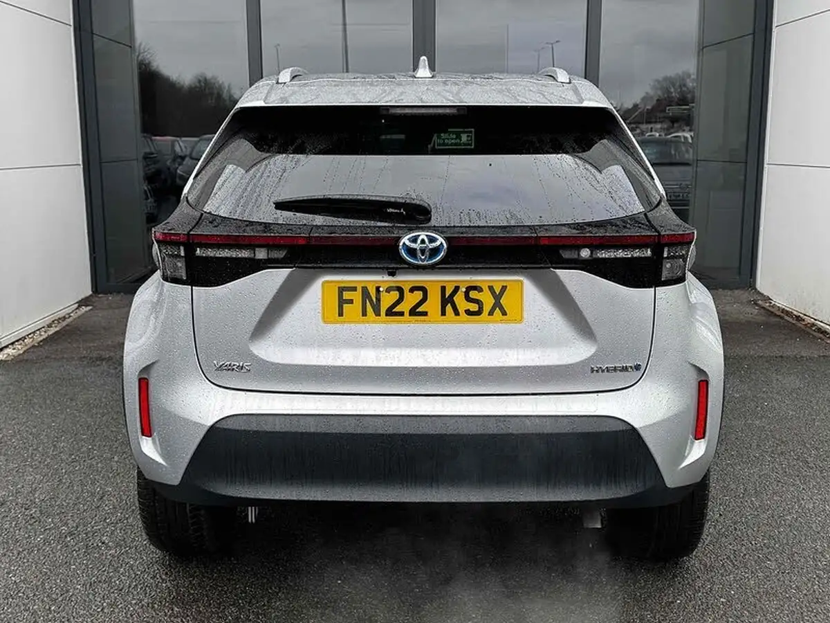 2022-toyota-yaris-15-vvt-i-design-panoramic-roof-big-9