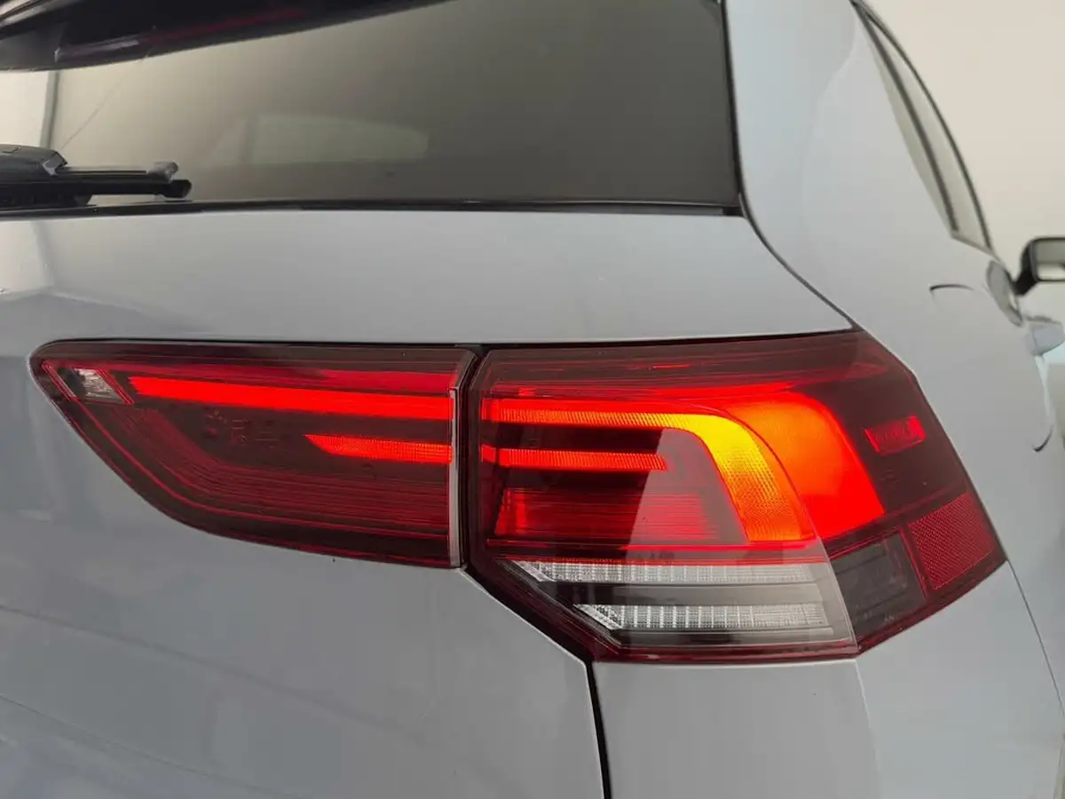 2022-volkswagen-golf-15-tsi-r-line-150ps-hatchback-big-28