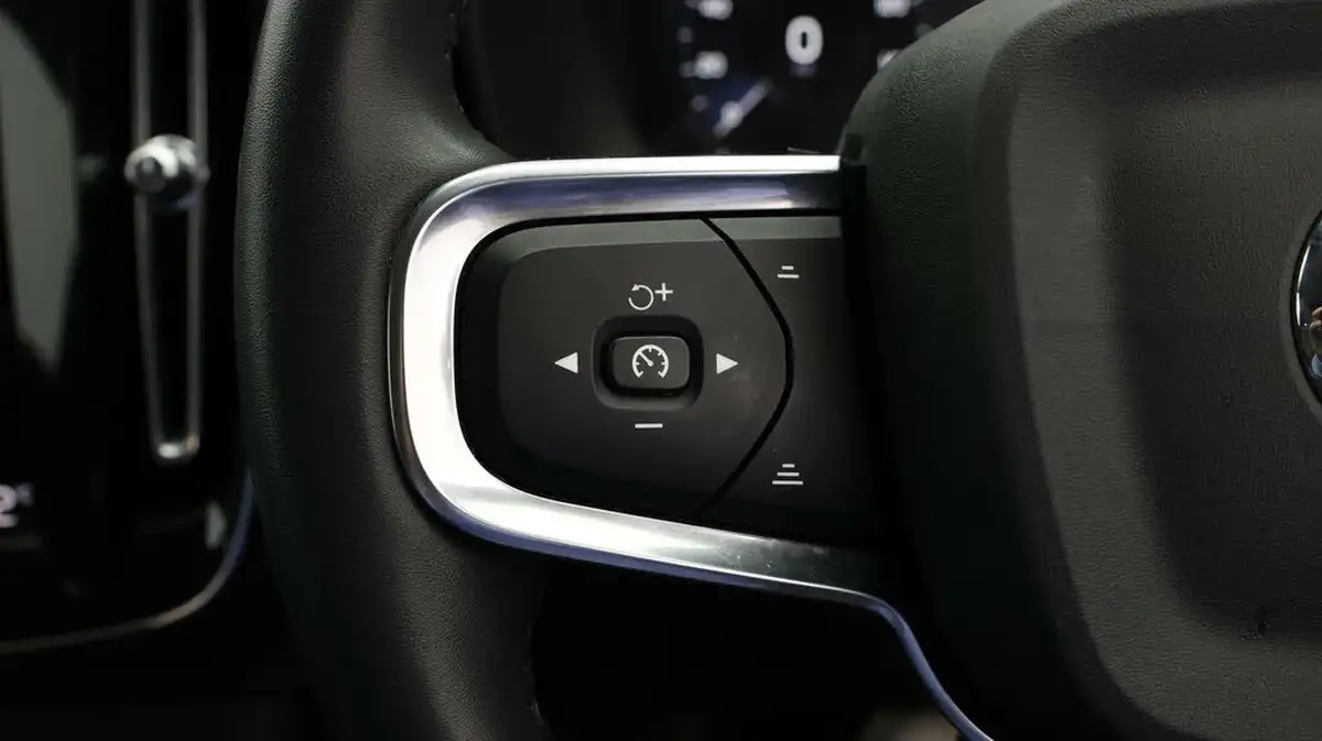 2022-volvo-xc40-15-t5-inscription-pro-big-22
