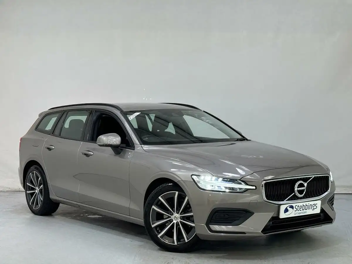 2021-volvo-v60-20-b3-momentum-161bhp-big-0