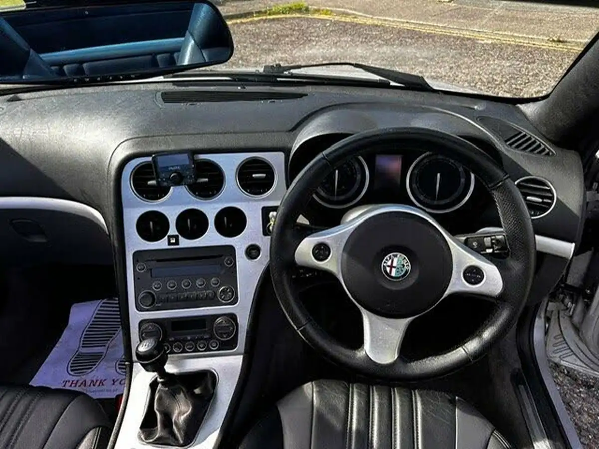 2008-alfa-romeo-spider-22-big-9