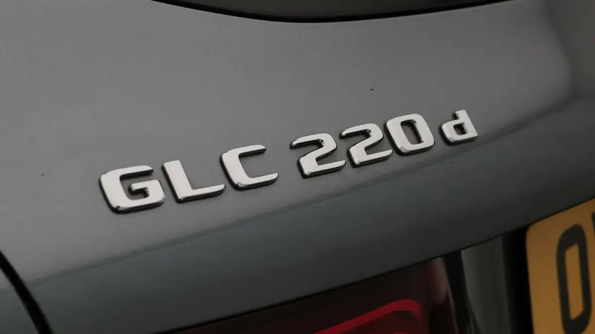 2019-mercedes-benz-glc-class-20d-glc220d-amg-line-station-wagon-5d-4matic-plus-big-20