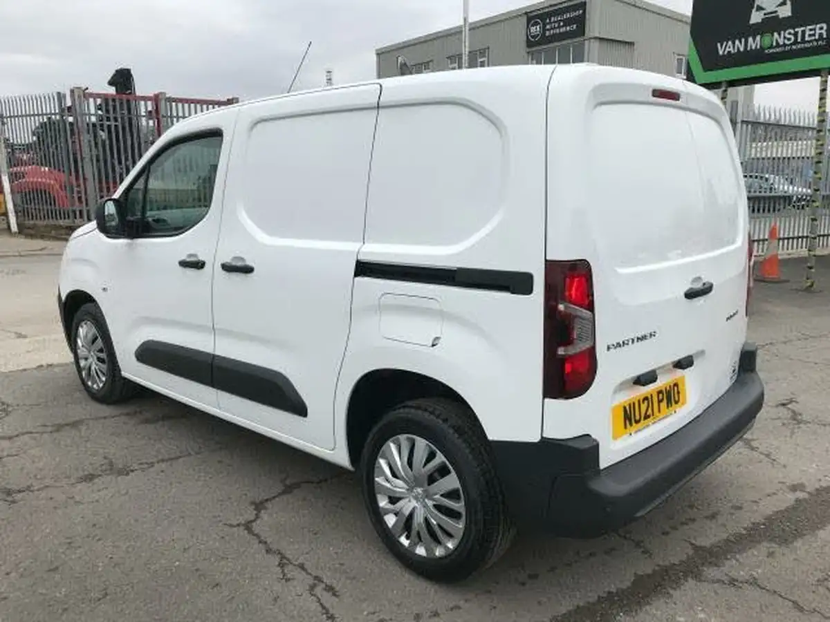 2021-peugeot-partner-15-bluehdi-1000-professional-100ps-eu6dt-panel-big-4