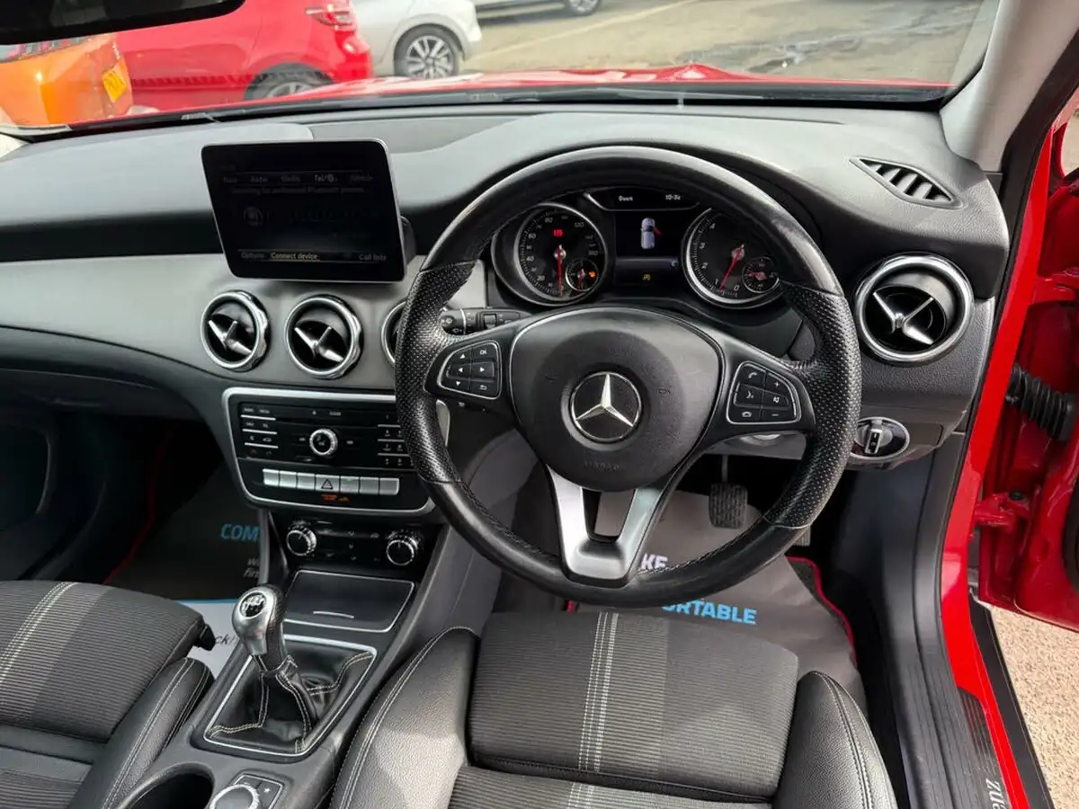 2019-mercedes-benz-gla-class-16-gla-180-urban-edition-ss-big-32