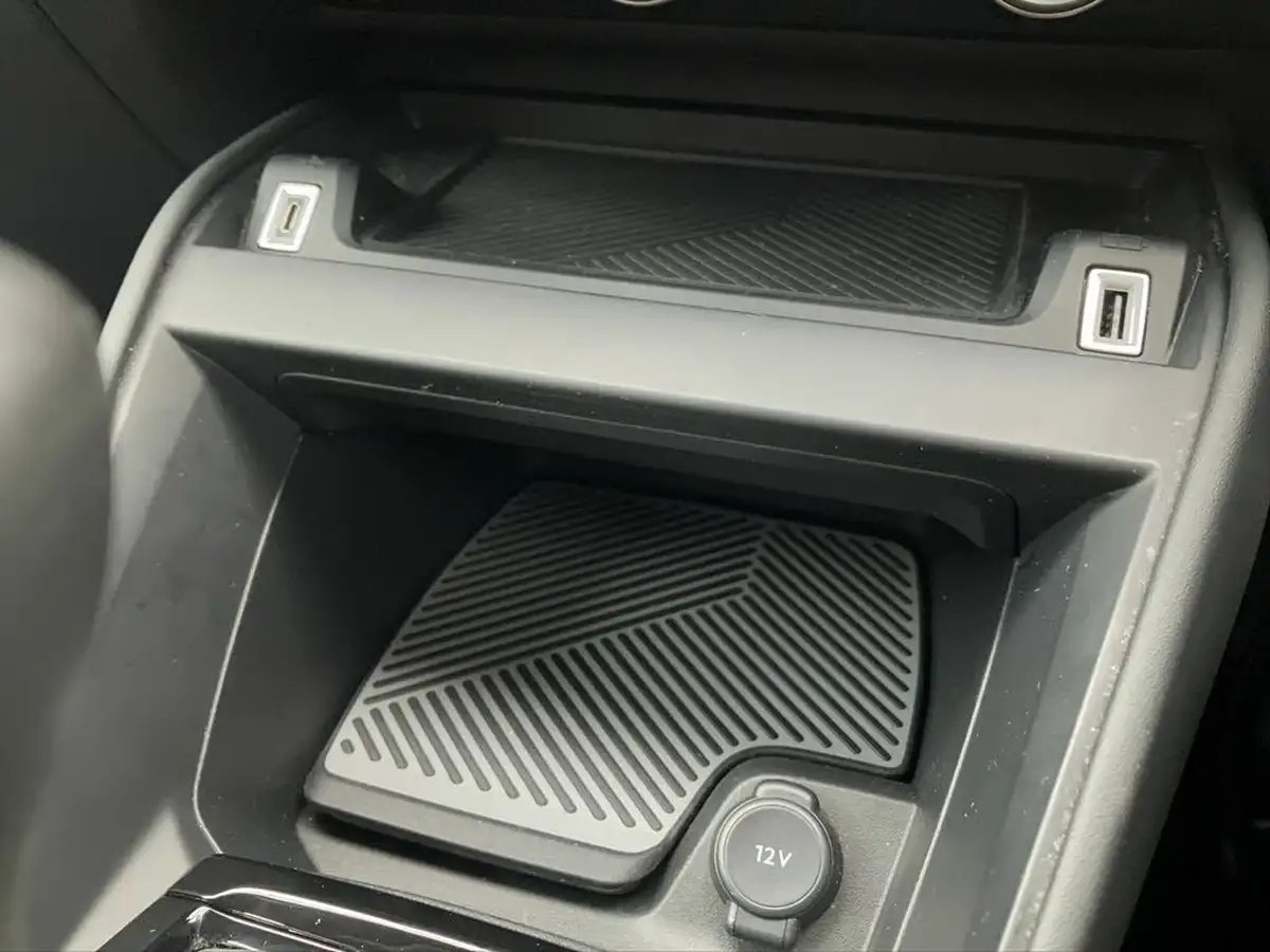 2021-citroen-c4-12-puretech-shine-130ps-big-32