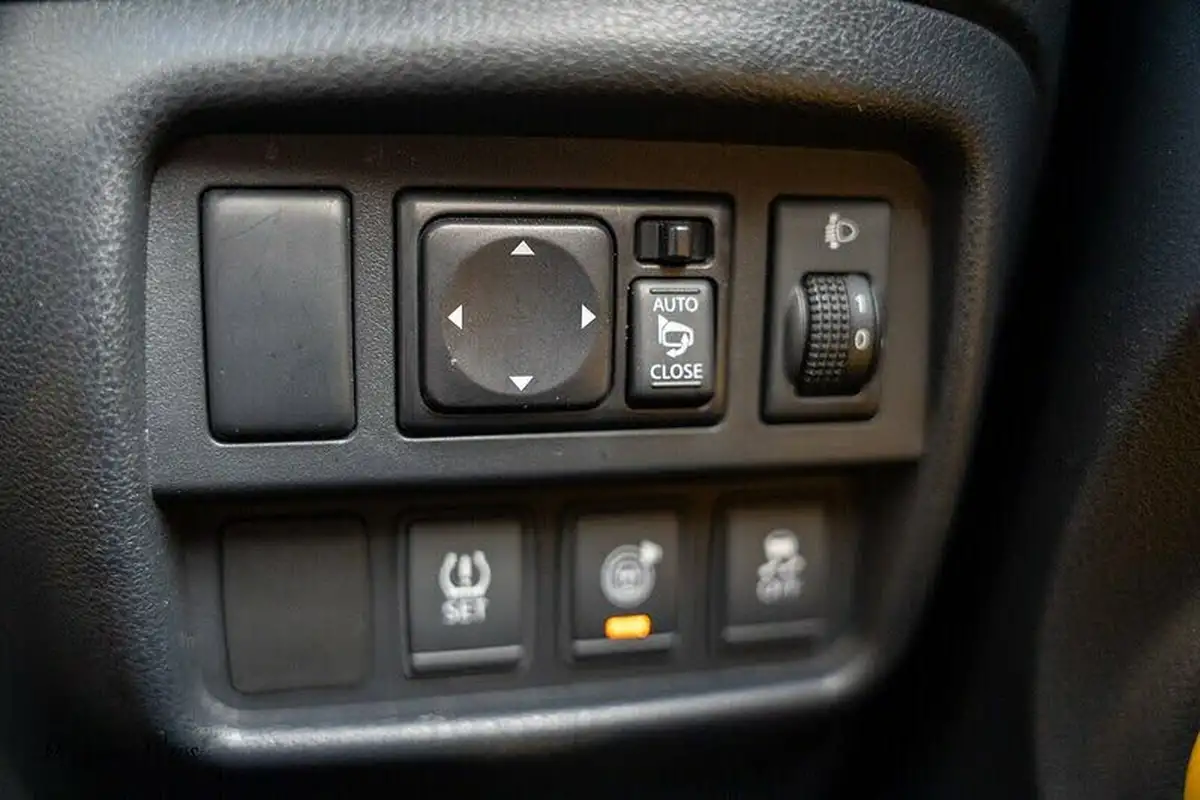 2014-nissan-juke-16-tekna-117ps-1598cc-xtronic-cvt-big-31