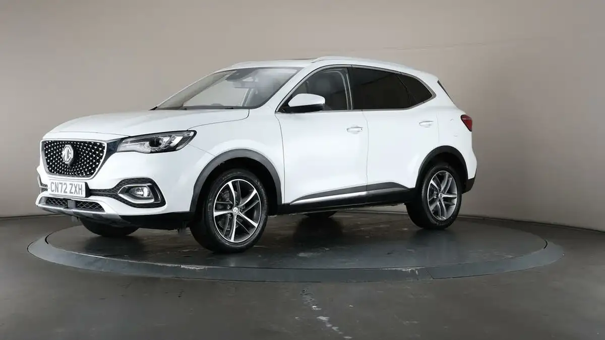2022-mg-hs-15t-gdi-exclusive-162ps-big-41