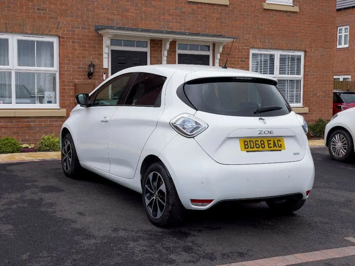 2018-renault-zoe-e-i-dynamique-nav-110ps-r110ze40-big-3