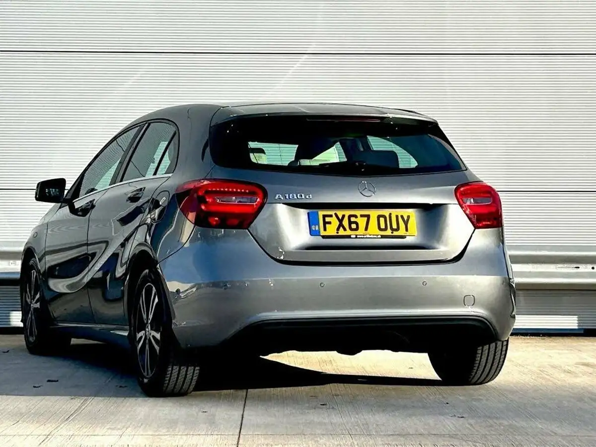 2017-mercedes-benz-a-class-15d-a180d-se-executivess-big-4