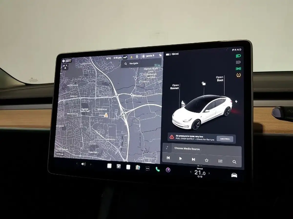 2020-tesla-model-3-e-long-range-big-9