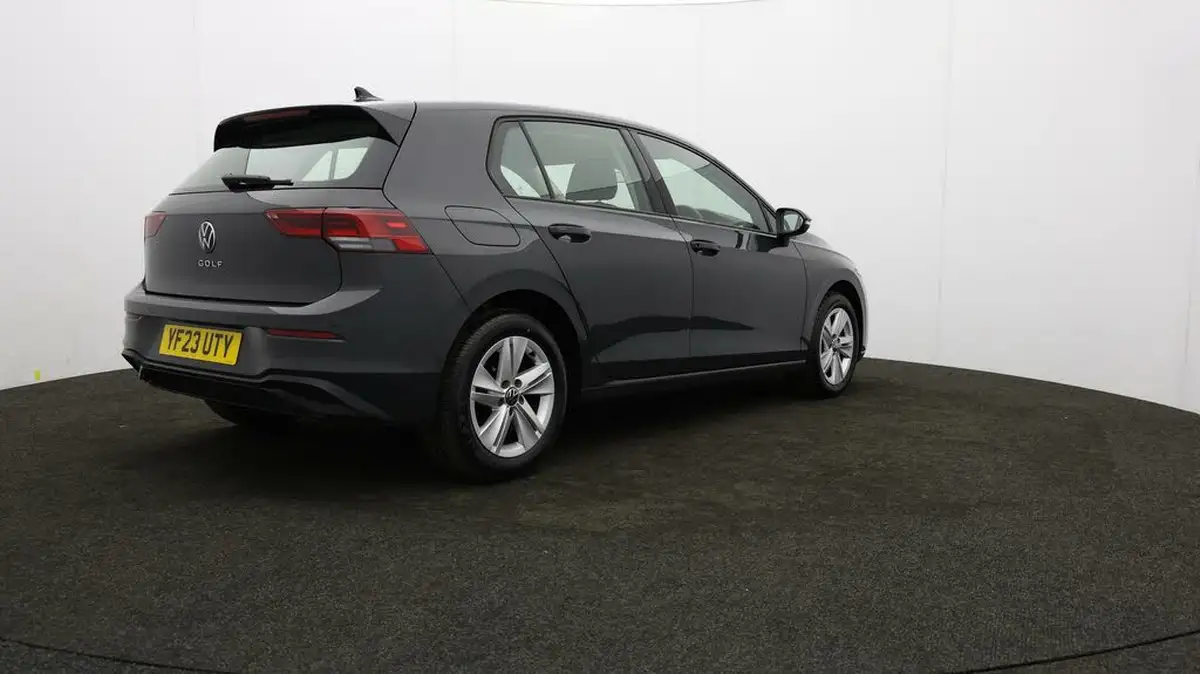 2023-volkswagen-golf-15-tsi-life-130ps-hatchback-big-76