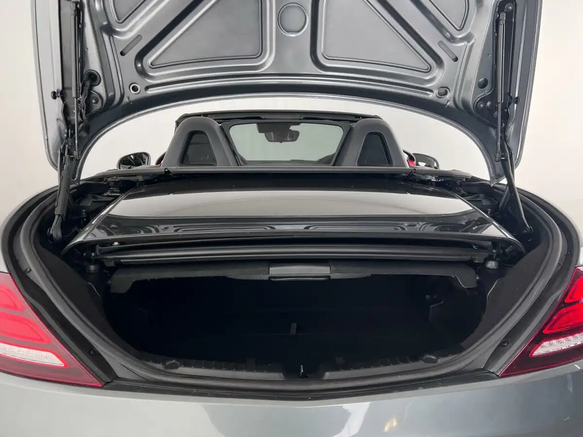 2017-mercedes-benz-slc-21d-slc250d-amg-line-big-19