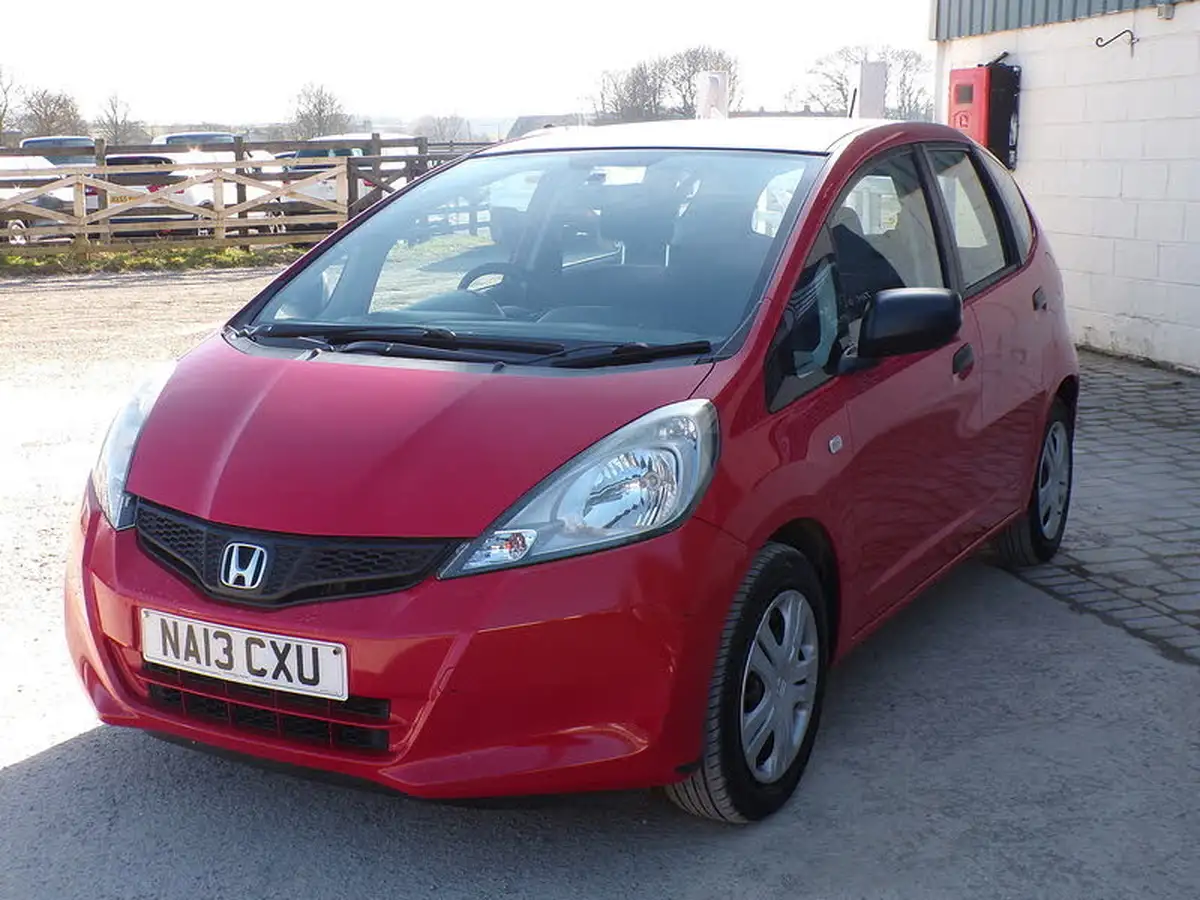 2013-honda-jazz-12-s-big-2