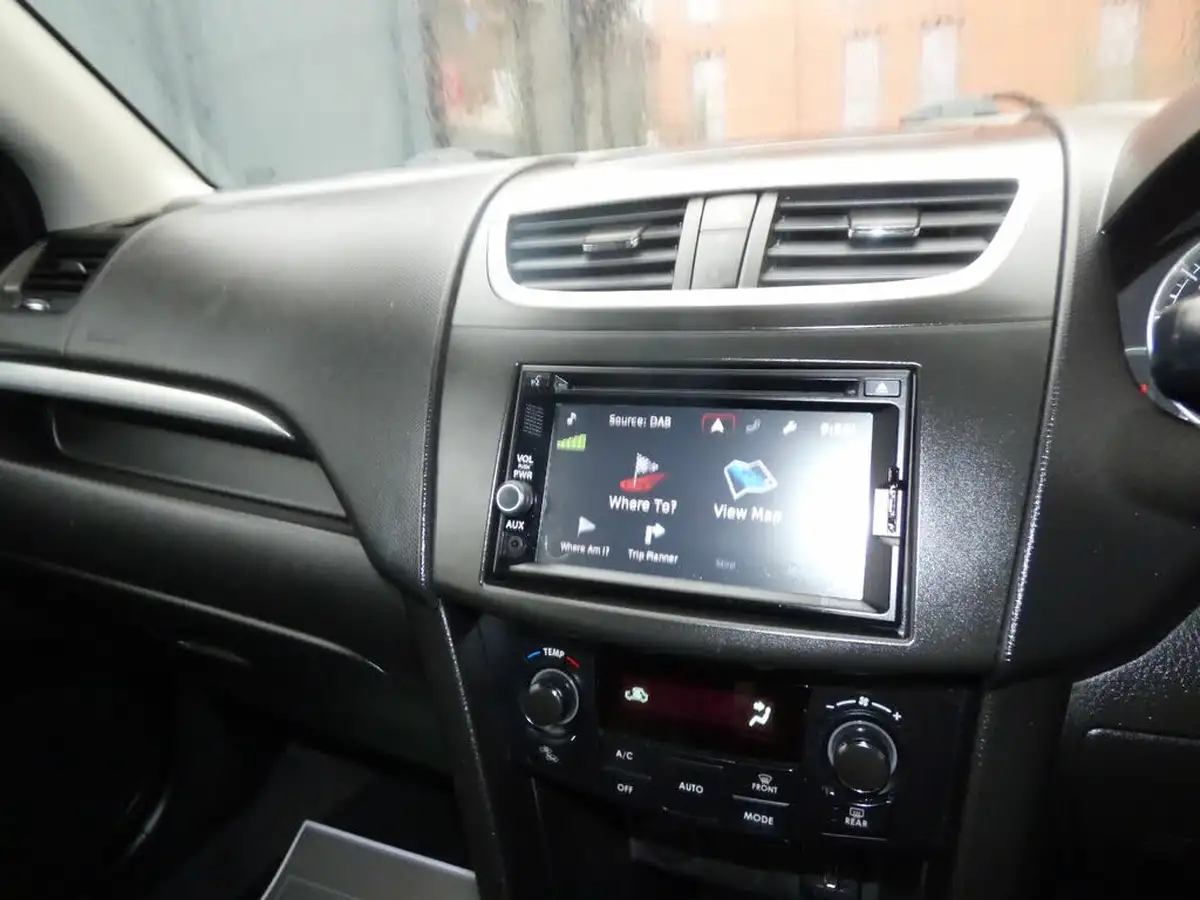 2016-suzuki-swift-12-sz4-94ps-nav-5d-at-big-21
