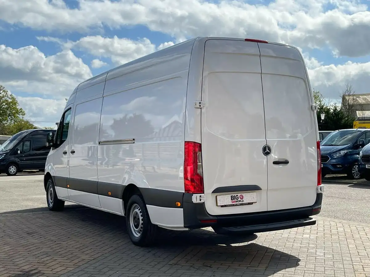 2020-mercedes-benz-sprinter-20cdi-315-l1h1-progressive-big-7