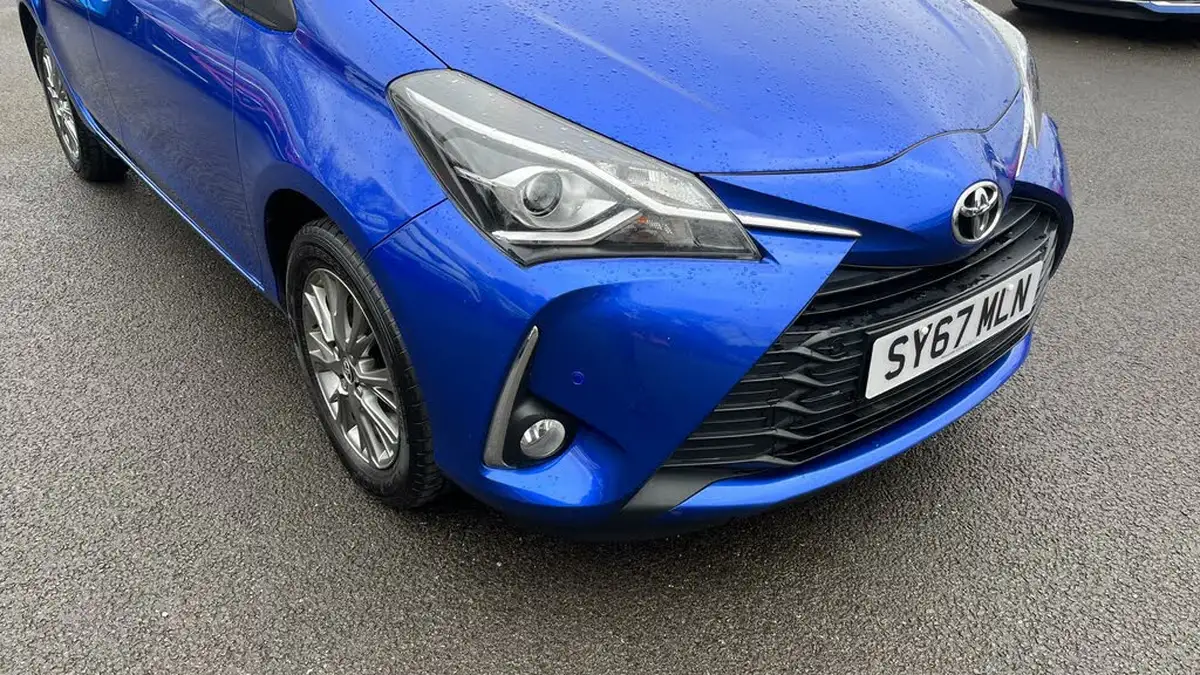 2017-toyota-yaris-15-vvt-i-icon-tech-111bhp-1497cc-big-37