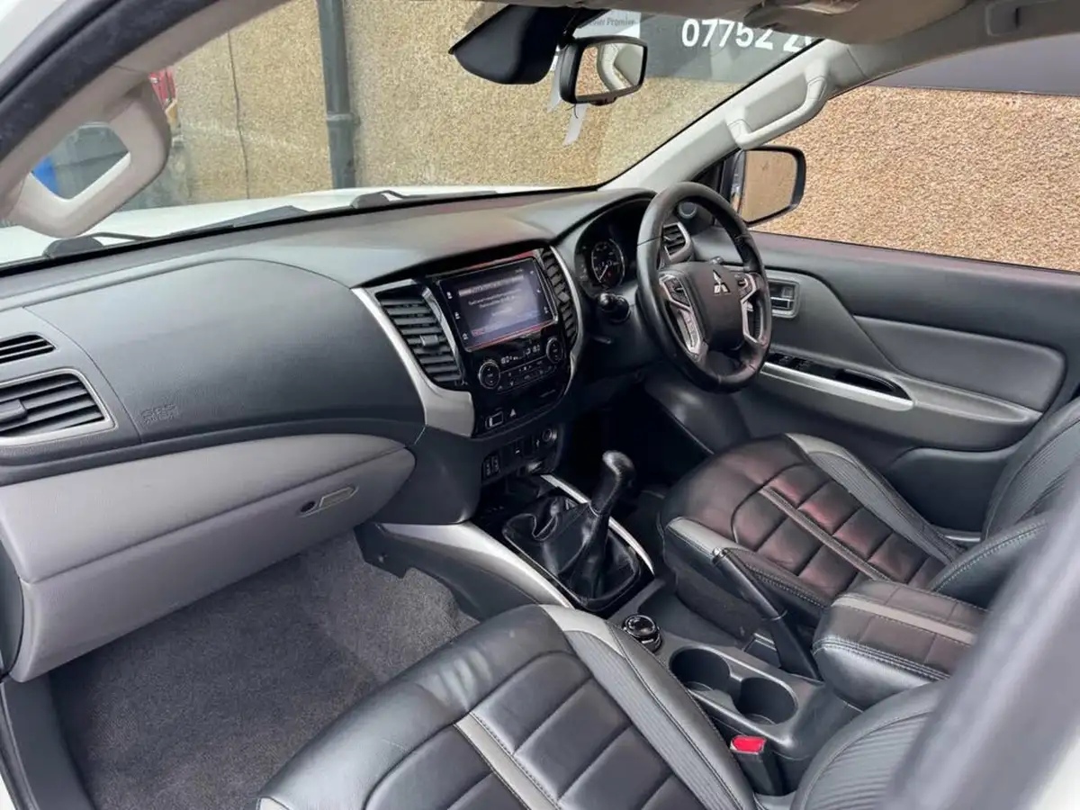 2018-mitsubishi-l200-24di-d-barbarian-eu6-big-21