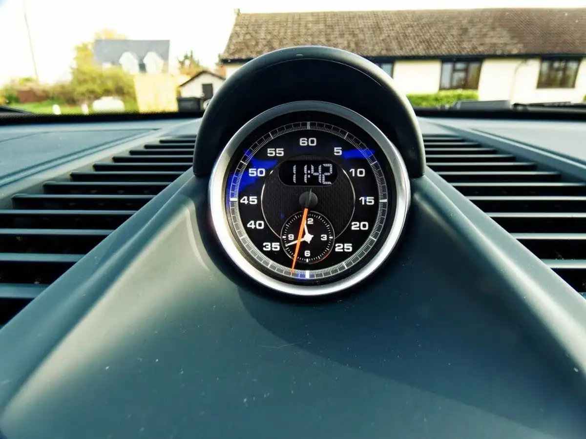 2017-porsche-911-38-turbo-cabriolet-big-48