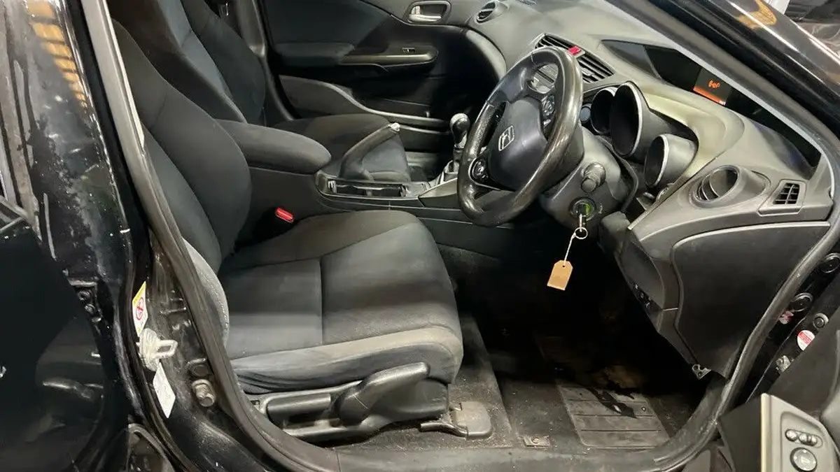2013-honda-civic-22td-es-big-6
