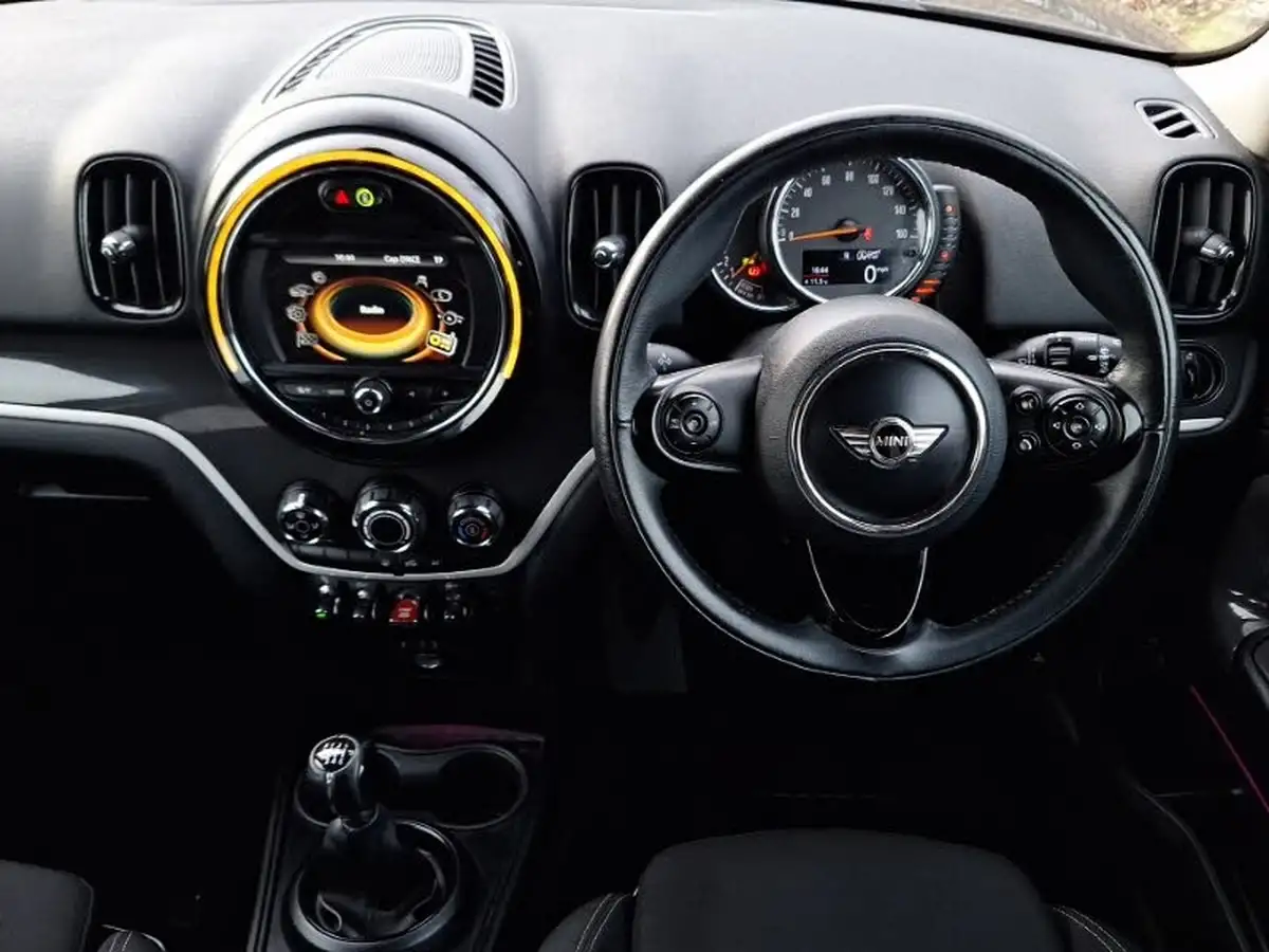 2017-mini-countryman-20-cooper-s-ss-all4-big-6