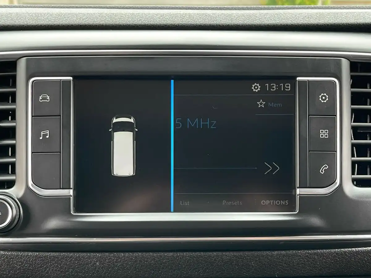 2019-peugeot-expert-15-bluehdi-professional-compact-1000-big-28