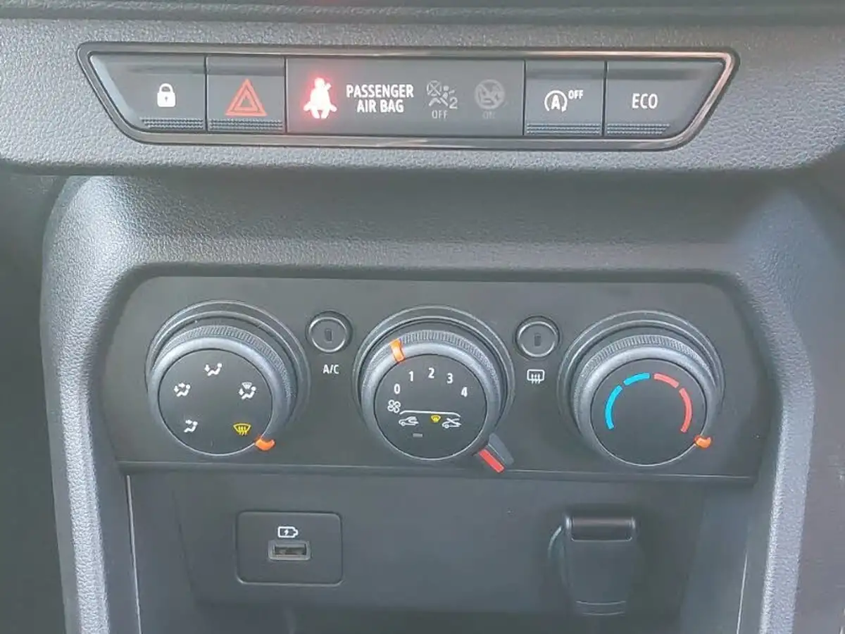 2022-dacia-sandero-stepway-10-tce-comfort-100bhp-bi-fuel-big-14