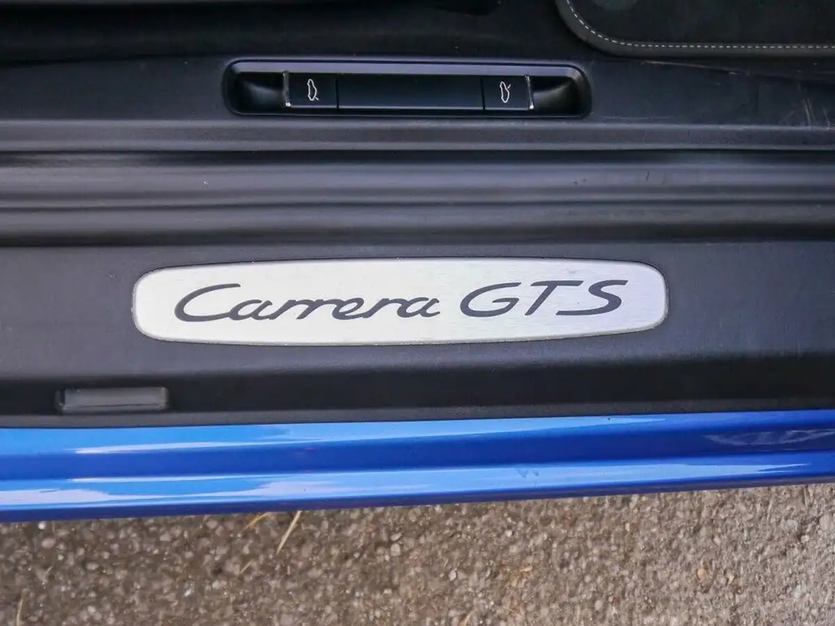 2015-porsche-911-38-carrera-gts-coupe-pdk-big-29