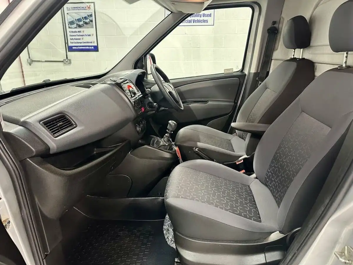 2021-fiat-doblo-cargo-16td-l2h1-maxi-tecnico-120bhpeu6dt-panel-van-big-11