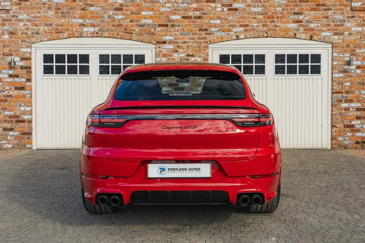 2022-porsche-cayenne-40-v8-gts-coupe-big-13