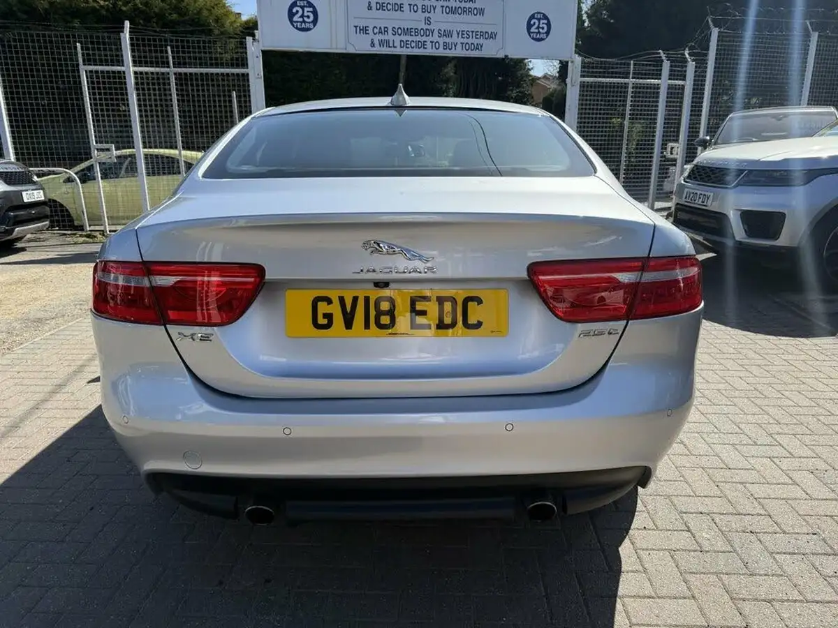 2018-jaguar-xe-20i-portfolio-249ps-1998cc-big-2