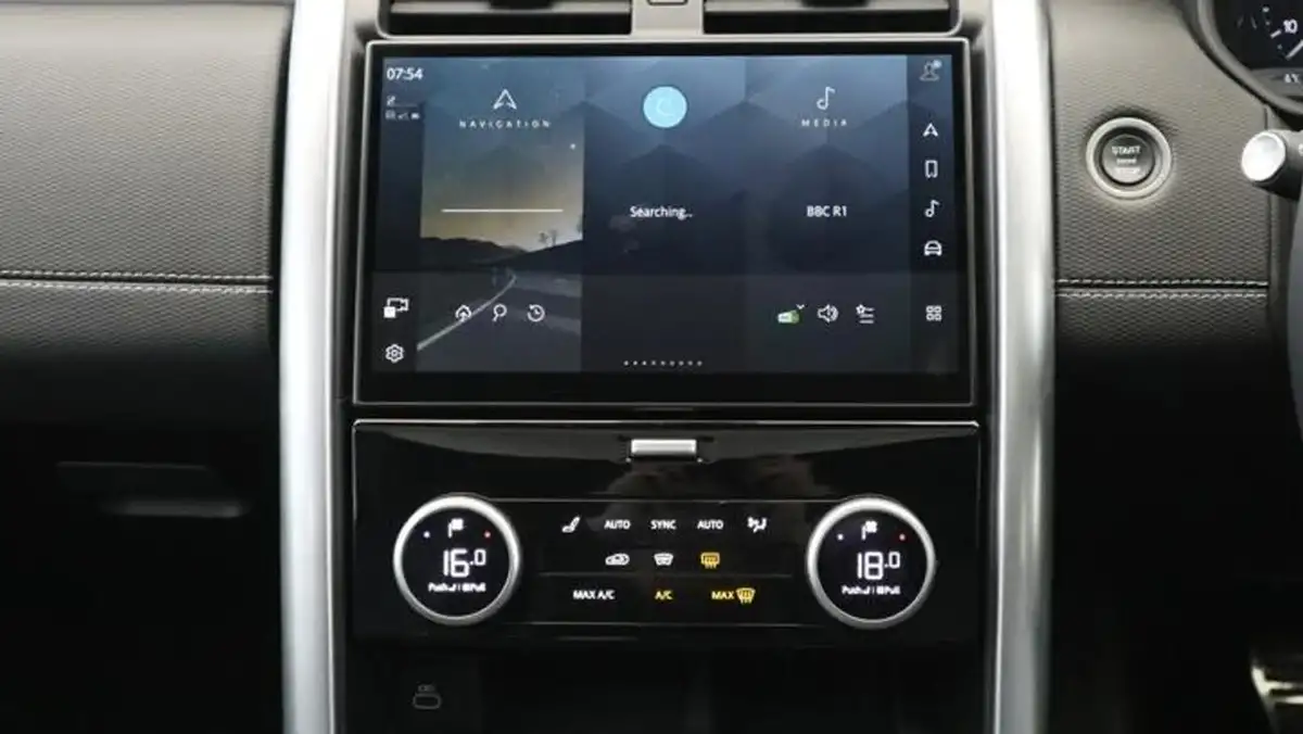 2024-land-rover-discovery-30-d300-dynamic-hse-big-13