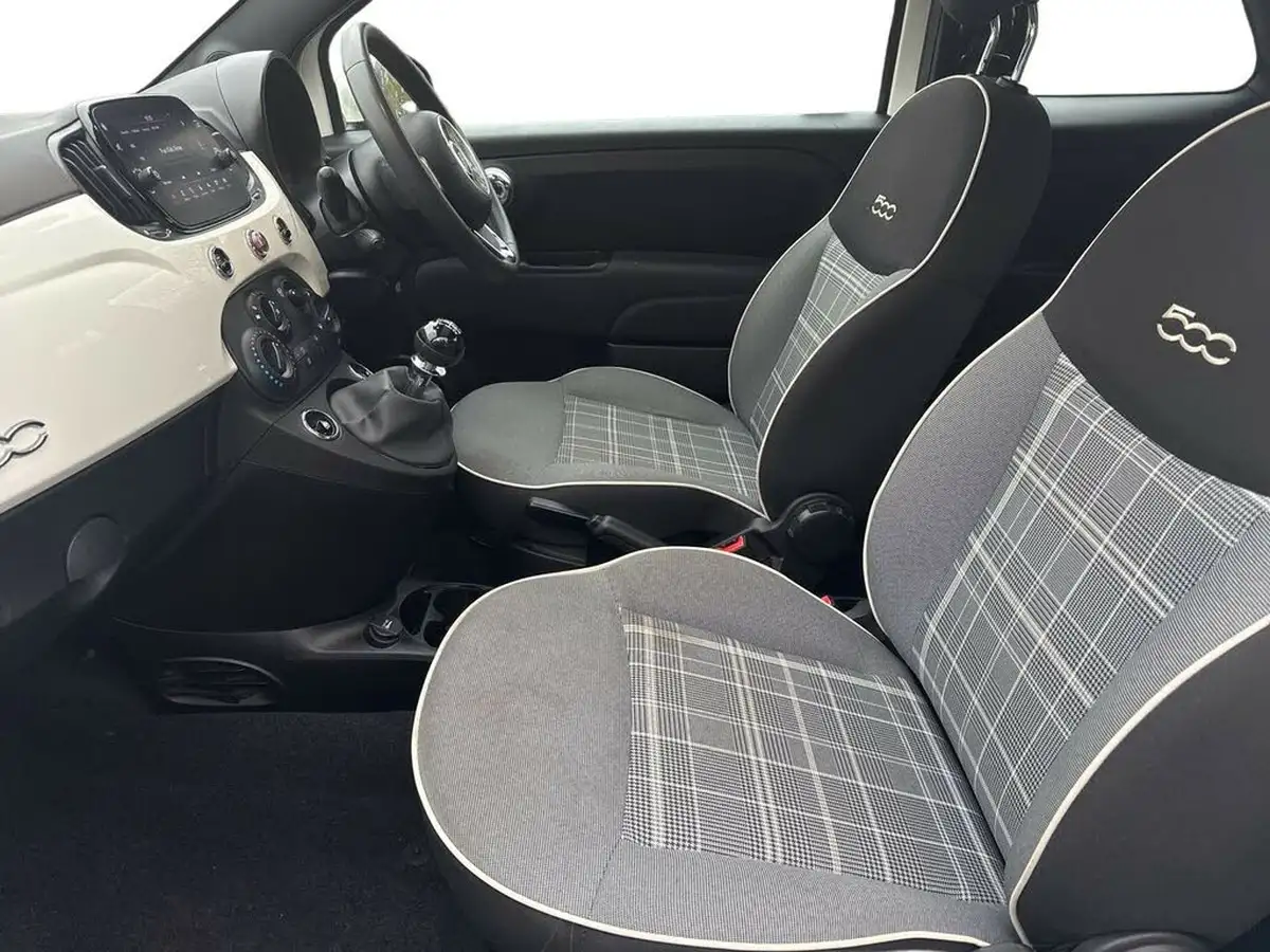 2021-fiat-500-10-lounge-big-9