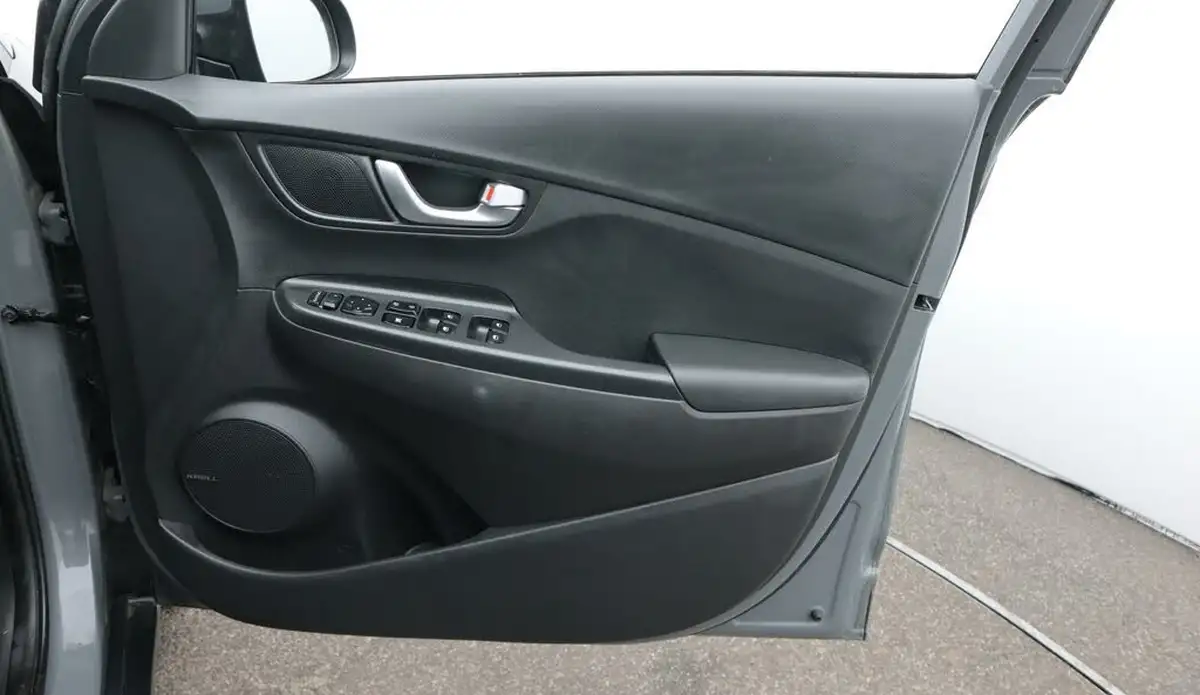 2022-hyundai-kona-e-premium-204ps-64kwh-7kw-obc-big-15
