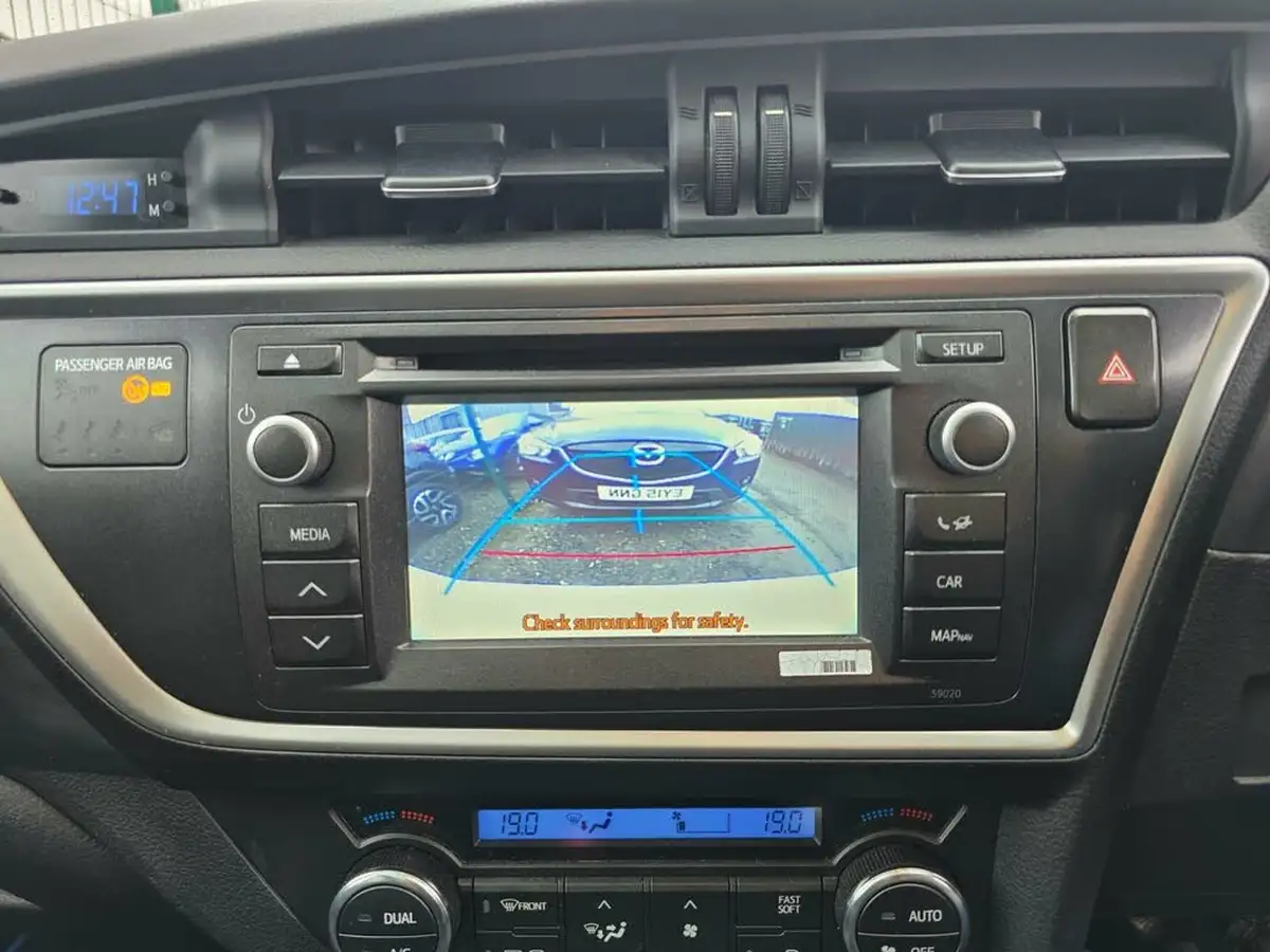 2014-toyota-auris-18-vvt-i-hsd-excel-hatchback-e-cvt-big-45