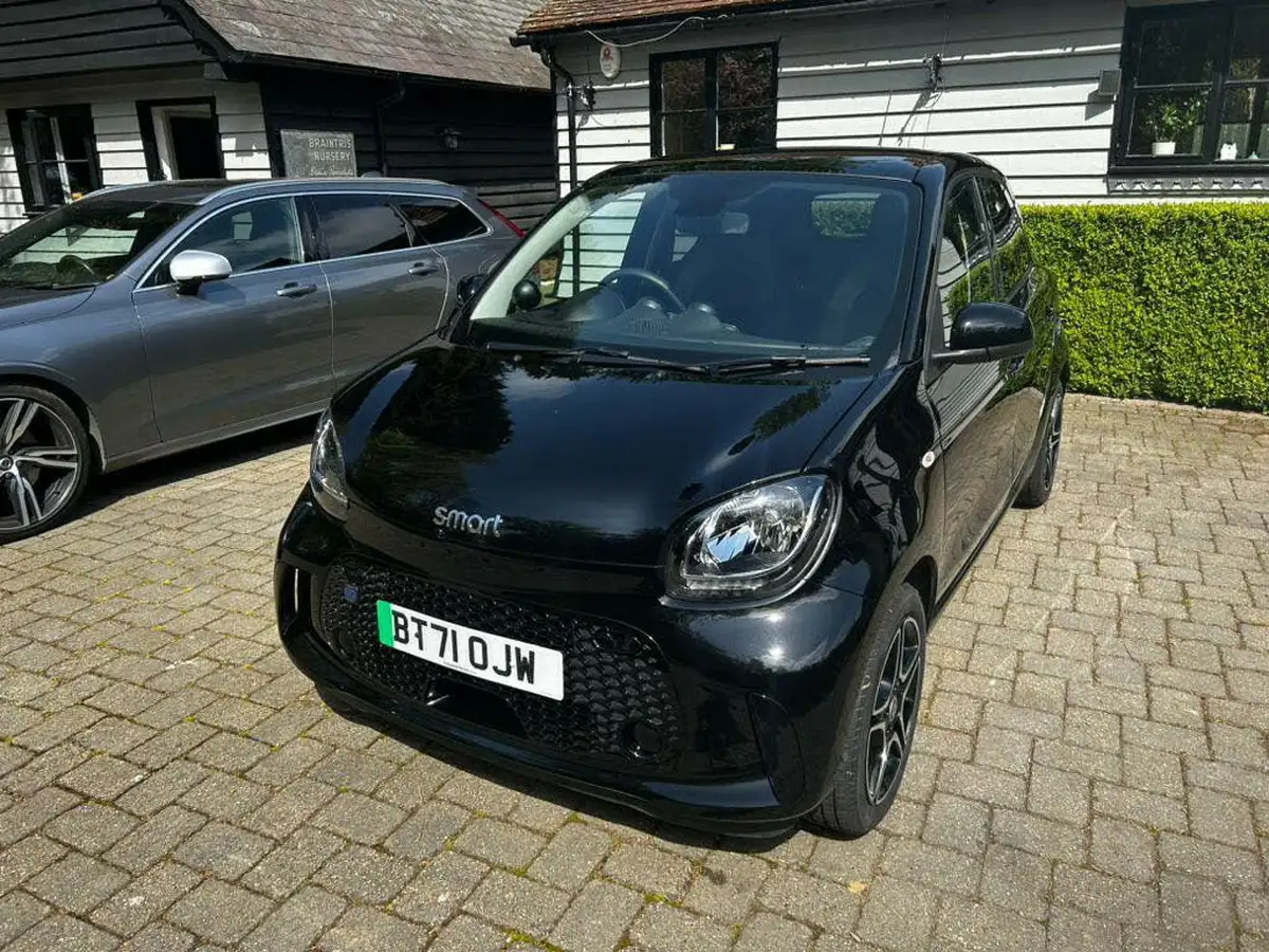 2021-smart-forfour-eq-premium-big-4