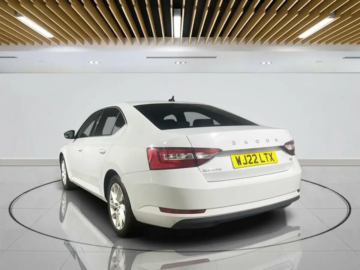 2022-skoda-superb-14-tsi-se-technology-218ps-hatchback-big-5
