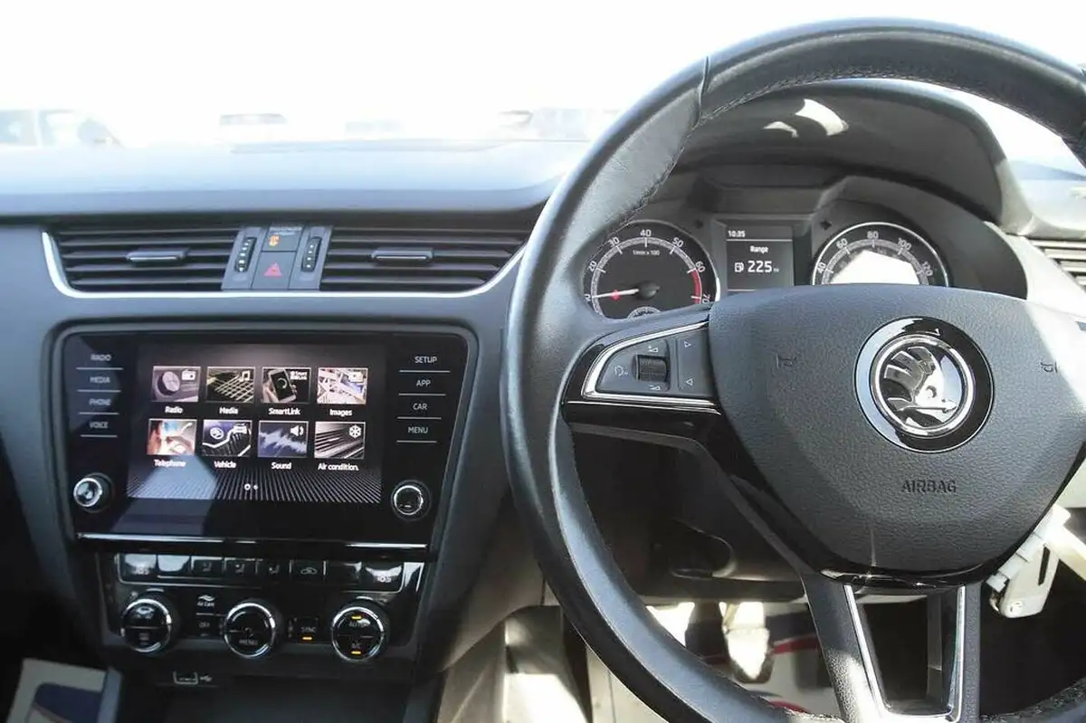 2018-skoda-octavia-10-tsi-se-hatchback-big-14
