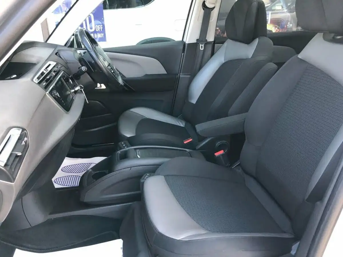 2013-citroen-c4-picasso-16e-hdi-exclusive-airdream-etg6-big-34