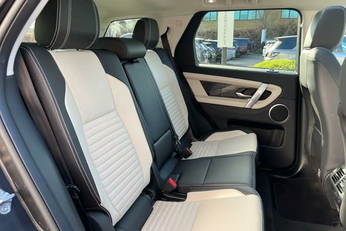 2022-land-rover-discovery-sport-big-33