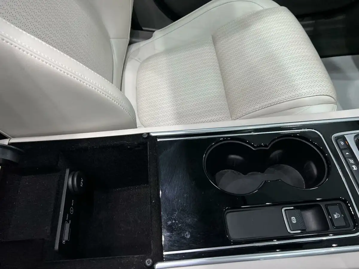 2015-jaguar-xe-20td-portfolio-180ps-auto-big-34